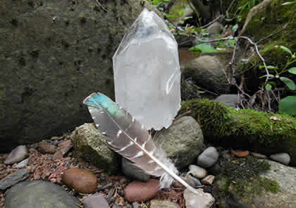 In this workshop you learn how you can tune into crystals and work with them